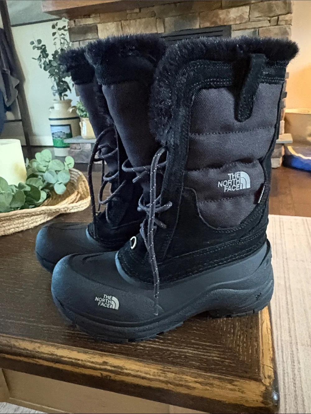The North Face Black Fur-Trim Insulated Snow Boots